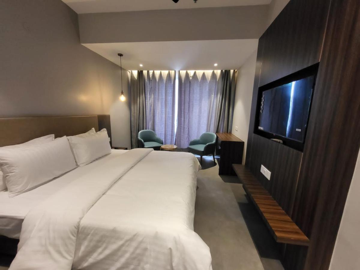 Belvedere Suites Greater Noida Zewnętrze zdjęcie