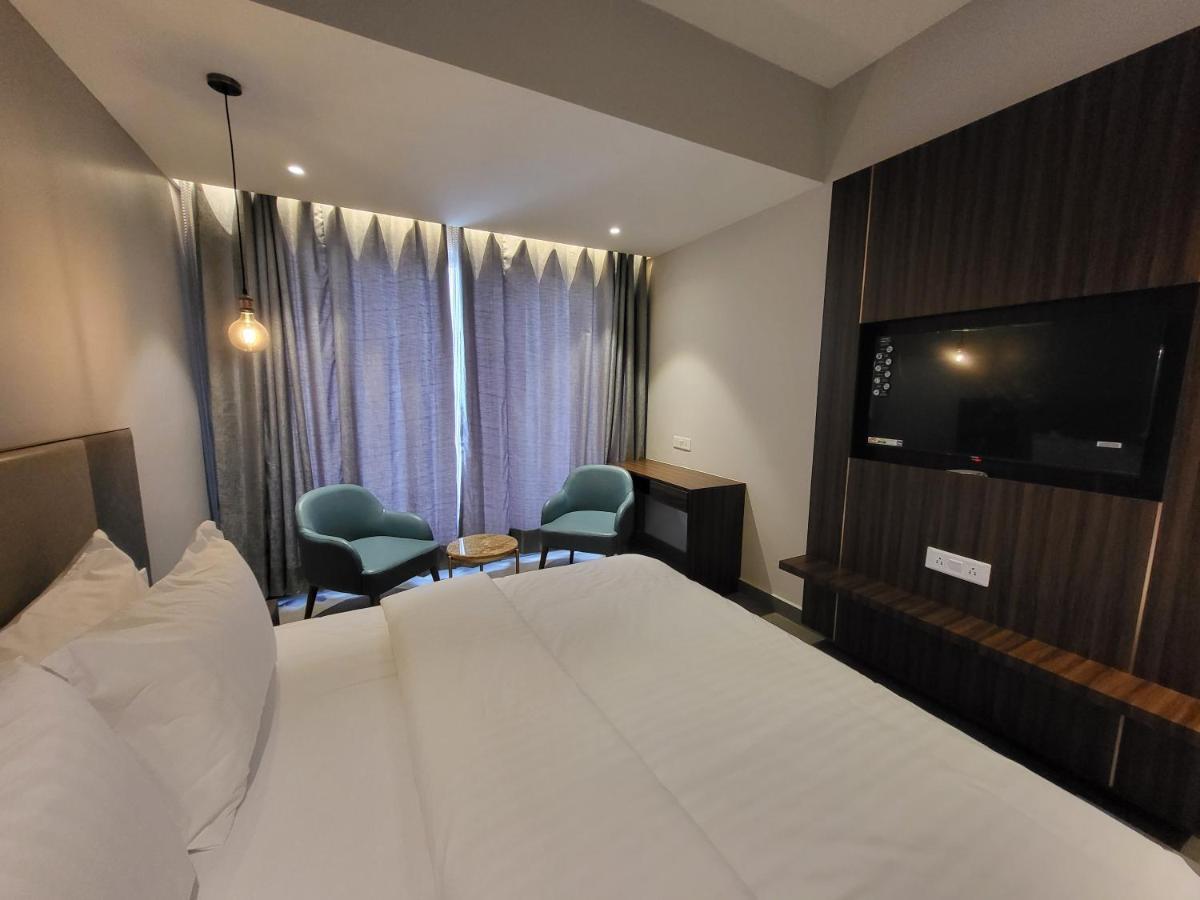 Belvedere Suites Greater Noida Zewnętrze zdjęcie