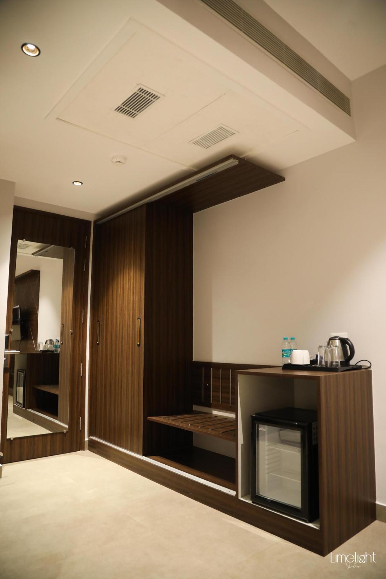 Belvedere Suites Greater Noida Zewnętrze zdjęcie