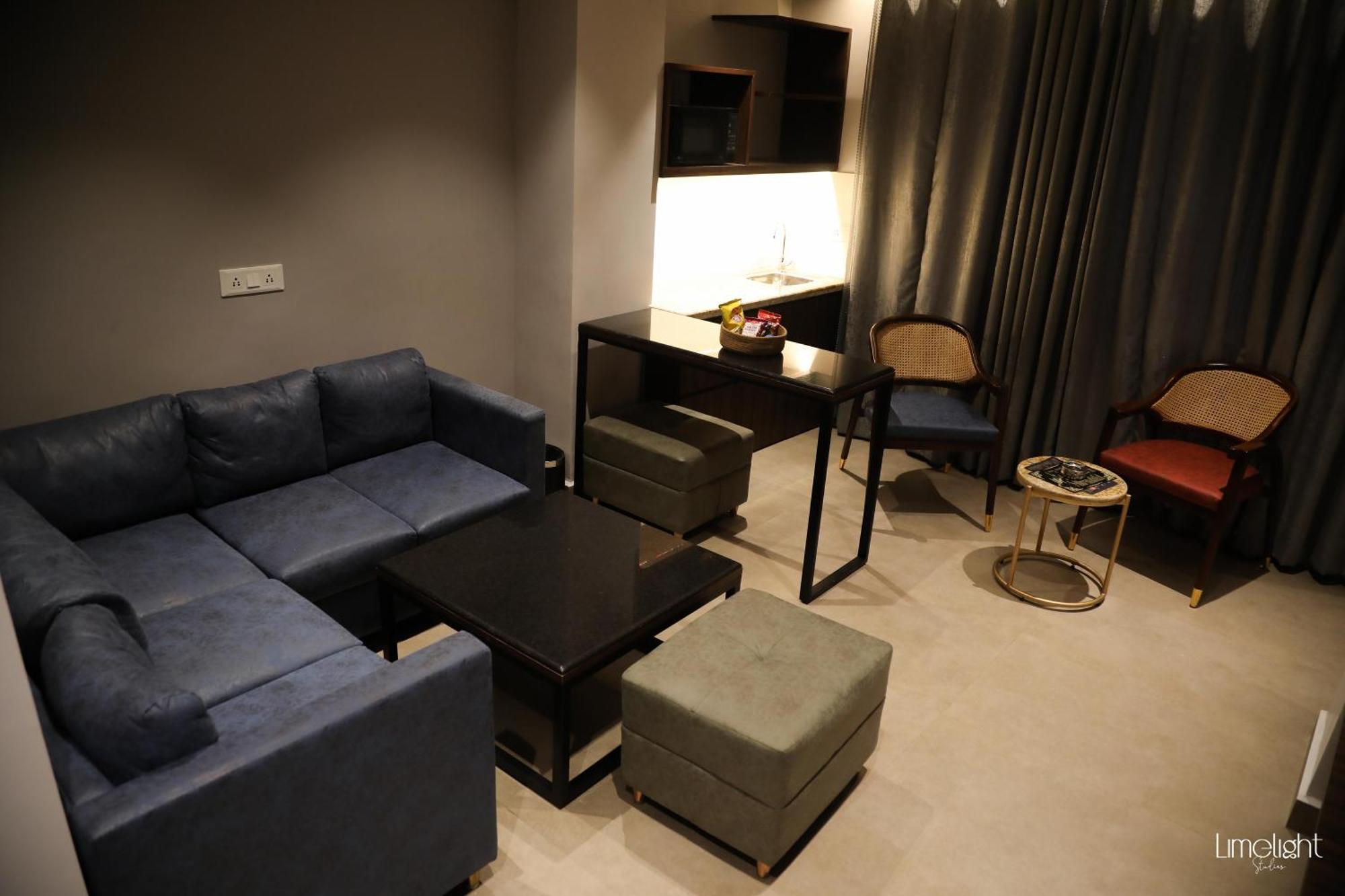 Belvedere Suites Greater Noida Zewnętrze zdjęcie