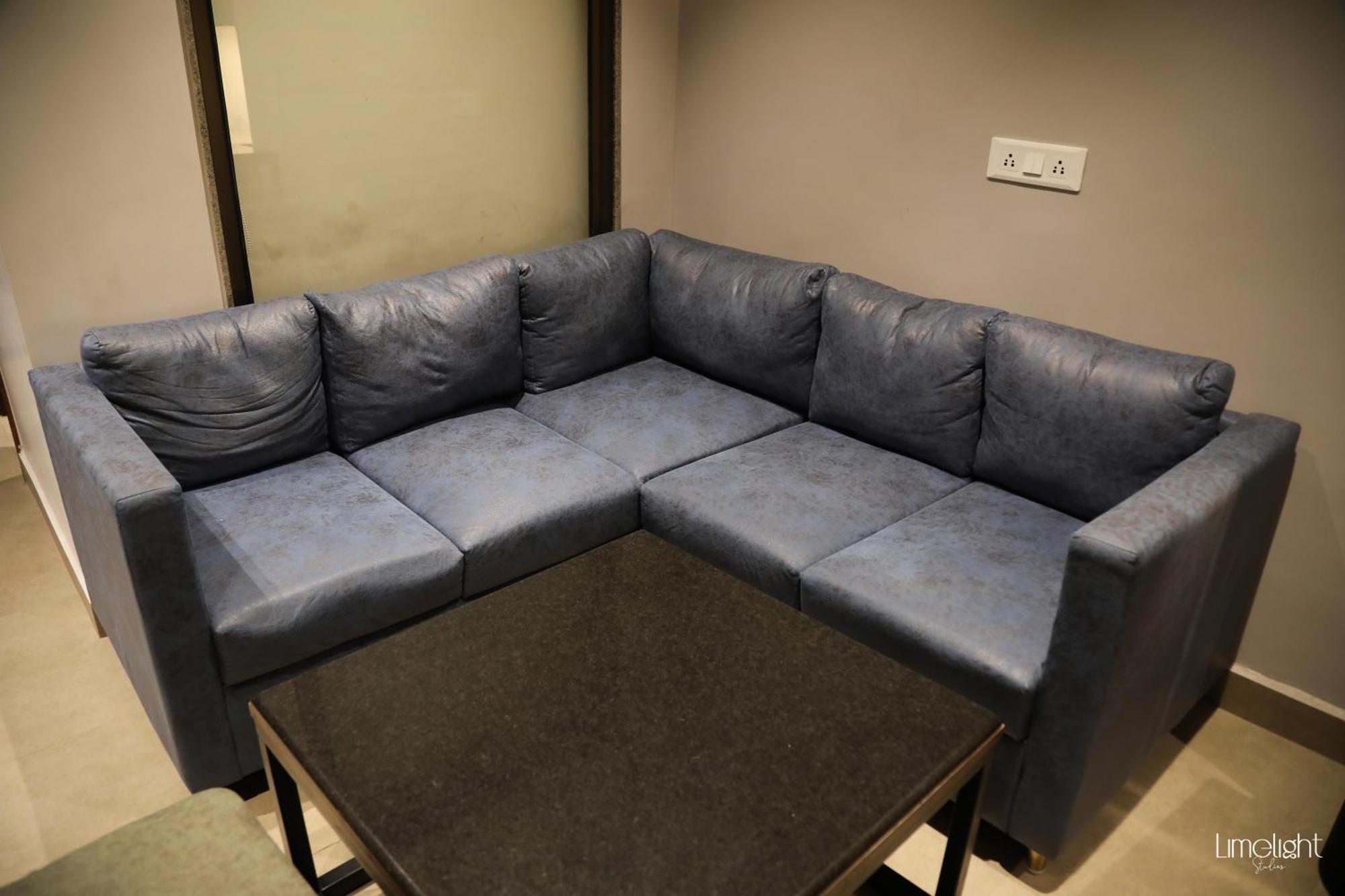 Belvedere Suites Greater Noida Zewnętrze zdjęcie