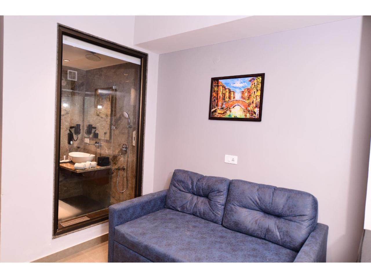 Belvedere Suites Greater Noida Zewnętrze zdjęcie