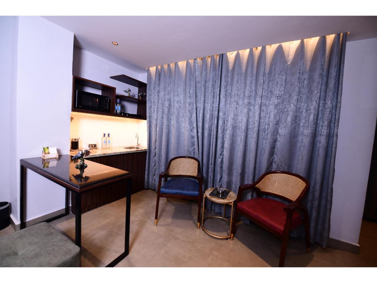 Belvedere Suites Greater Noida Zewnętrze zdjęcie
