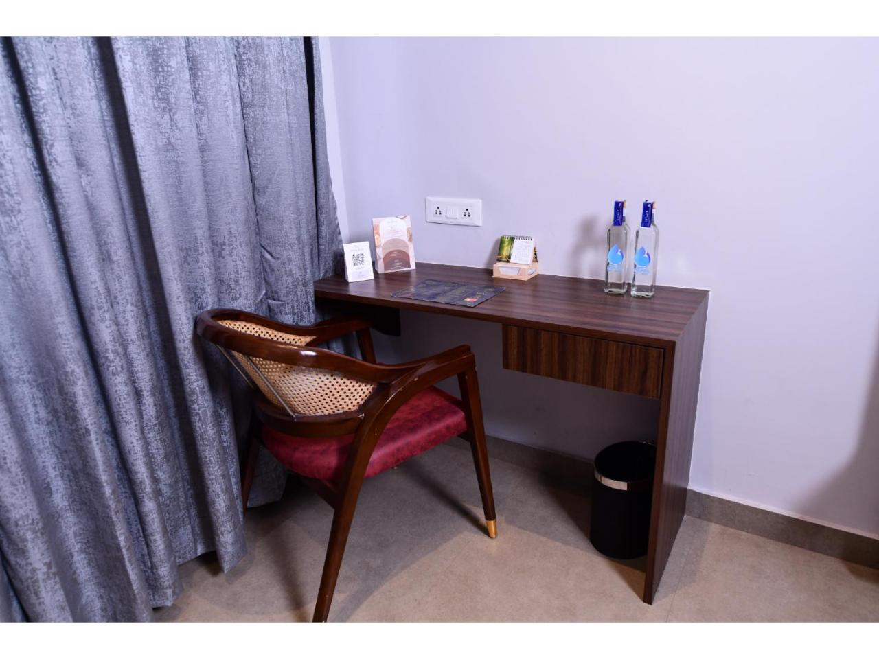 Belvedere Suites Greater Noida Zewnętrze zdjęcie