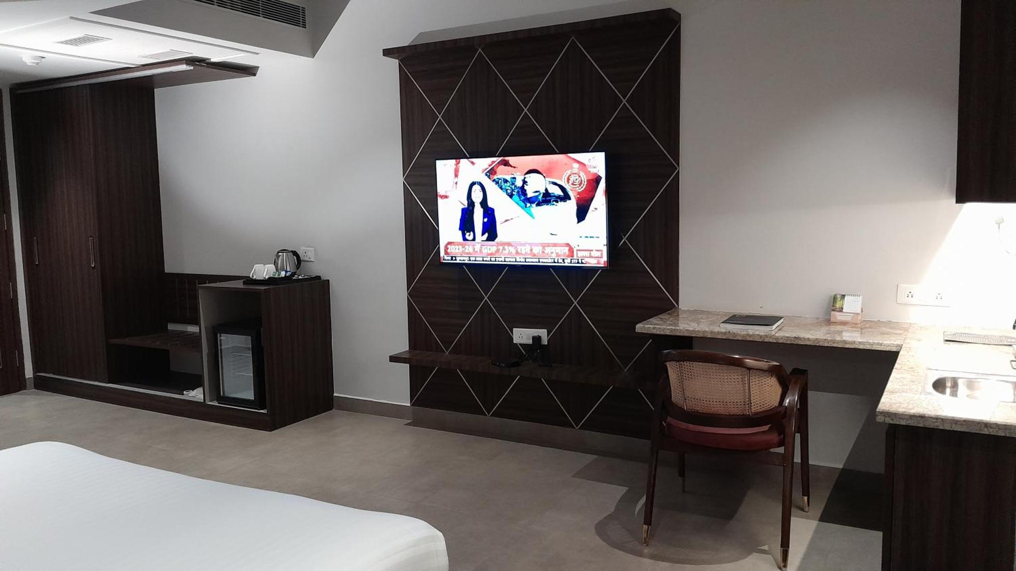 Belvedere Suites Greater Noida Zewnętrze zdjęcie